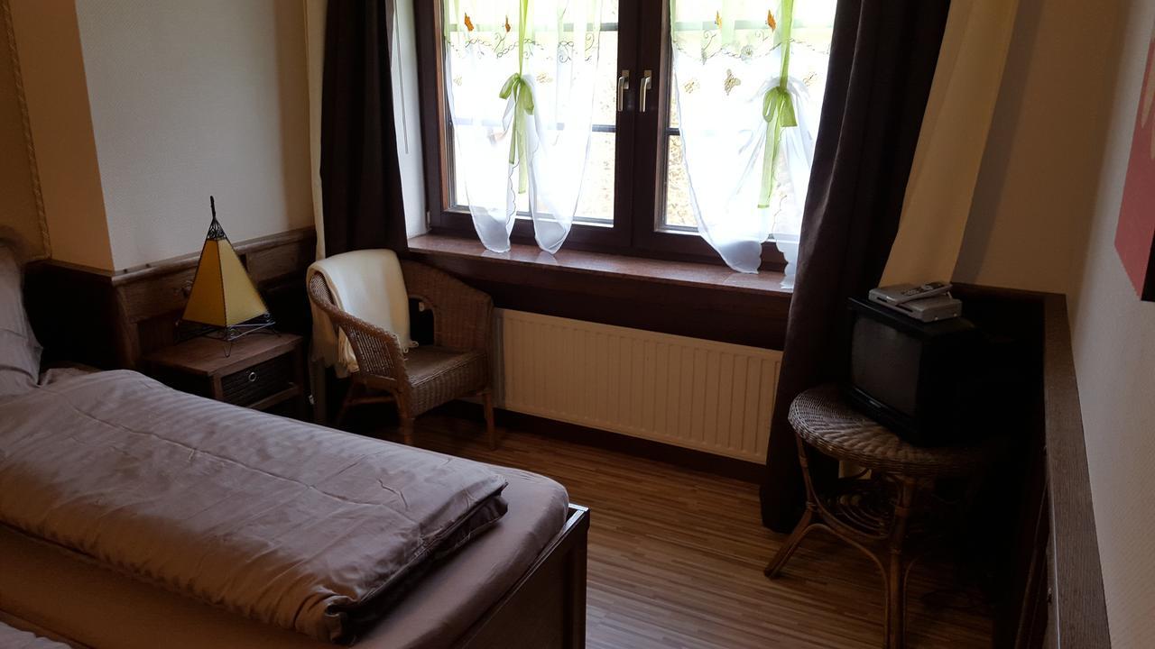 Landhotel Zum Doppeldecker Kirchen  Екстер'єр фото