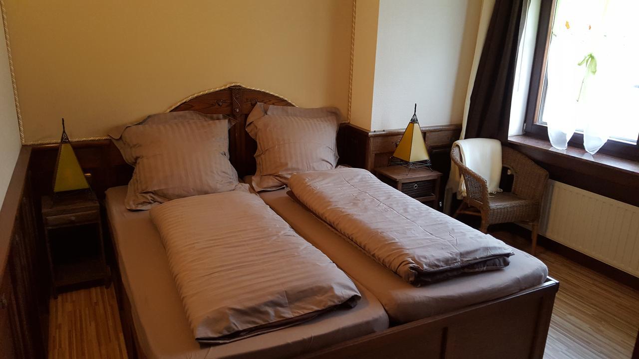 Landhotel Zum Doppeldecker Kirchen  Екстер'єр фото